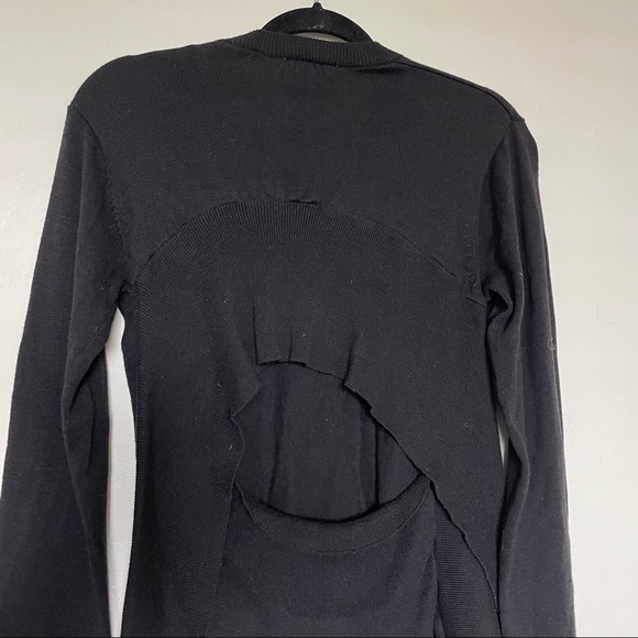 Cheap Monday Black Key Hole Back Long Sleeve Sweater M - Picture 5 of 7